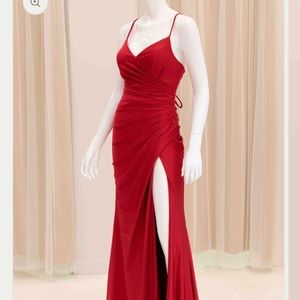 Jaida Satin Tie Back
Evening Dress in Red